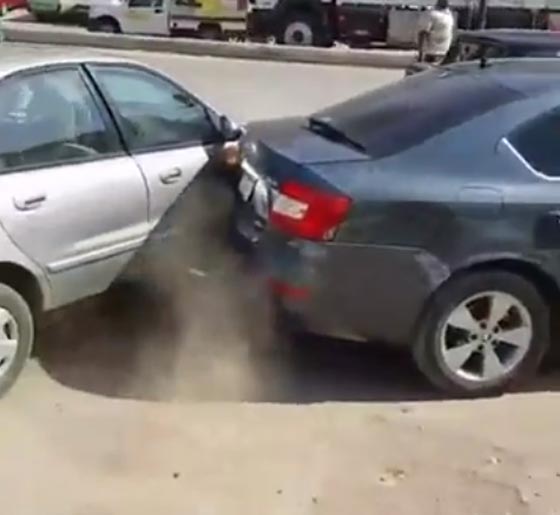 فيديو وصور.. اغرب انتقام لشاب صعيدي من رجل صدم سيارته صورة رقم 2