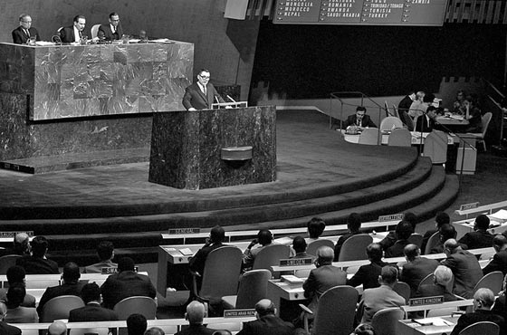 حذاء خرتشوف وخطاب كاسترو ونوادر القذافي احداث شهدتها الامم المتحدة صورة رقم 4