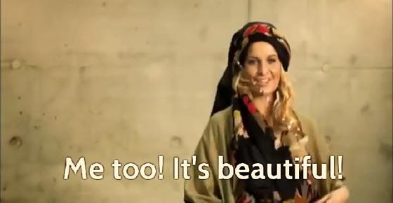 فيديو مثير للجدل: اعلان الماني عن امرأة شقراء محجبة يهدف للتسامح صورة رقم 4 فيديو مثير للجدل: اعلان الماني عن امرأة شقراء محجبة يهدف للتسامح صورة رقم 4