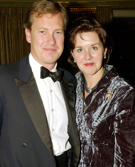  ابن عم ملكة بريطانيا يعترف انه مثلي: أعيش مع عشيقي وبناتي الثلاث صورة رقم 5