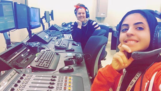  الطالبة ملاك آل داوود: أول مذيعة محجبة سعودية بقناة أمريكية صورة رقم 5