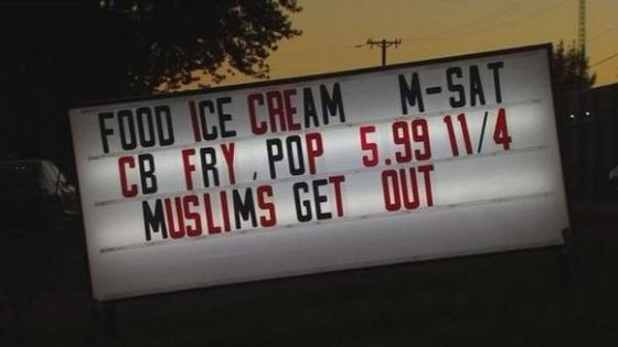 امريكي عنصري صاحب مطعم يمنع دخول المسلمين والمطعم يزدهر! صورة رقم 3