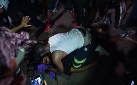 اعلان حالة الطوارئ  في نورث كارولاينا بسبب الاحتجاجات العنيفة صورة رقم 23