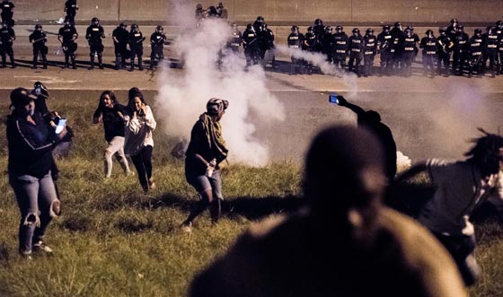 اعلان حالة الطوارئ  في نورث كارولاينا بسبب الاحتجاجات العنيفة صورة رقم 27