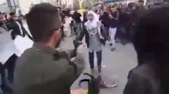  فيديو صادم:هكذا يتم قتل فلسطينيون  بسبب مزاعم اسرائيلية! صورة رقم 3