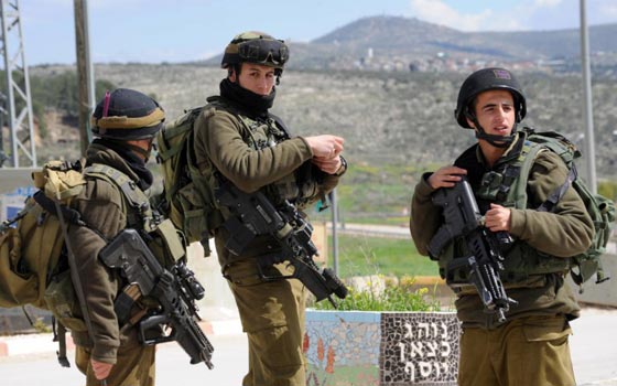 توزيع سترات واقية تحمي الرقبة في اسرائيل صورة رقم 2