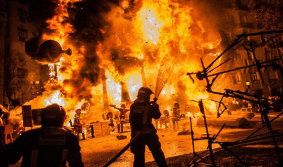 حريق في مستودع يقتل 8 رجال مطافئ في روسيا صورة رقم 3