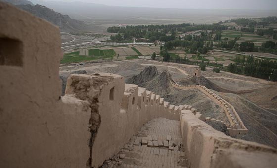  تشوه اجزاء من سور الصين العظيم احدى عجائب الدنيا صورة رقم 1