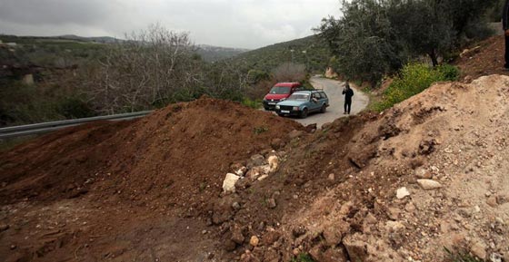 الجيش الاسرائيلي يغلق مداخل نابلس ويجتاح اجزاء منها لسبب غامض! صورة رقم 1 الجيش الاسرائيلي يغلق مداخل نابلس ويجتاح اجزاء منها لسبب غامض! صورة رقم 1