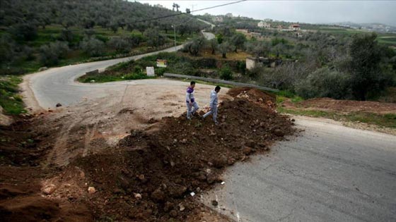 الجيش الاسرائيلي يغلق مداخل نابلس ويجتاح اجزاء منها لسبب غامض! صورة رقم 2 الجيش الاسرائيلي يغلق مداخل نابلس ويجتاح اجزاء منها لسبب غامض! صورة رقم 2