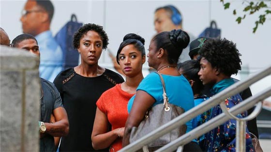 ضغوط على شرطة شارلوت.. هل كان القتيل يحمل مسدسا ام كتابا؟! صورة رقم 6 ضغوط على شرطة شارلوت.. هل كان القتيل يحمل مسدسا ام كتابا؟! صورة رقم 6