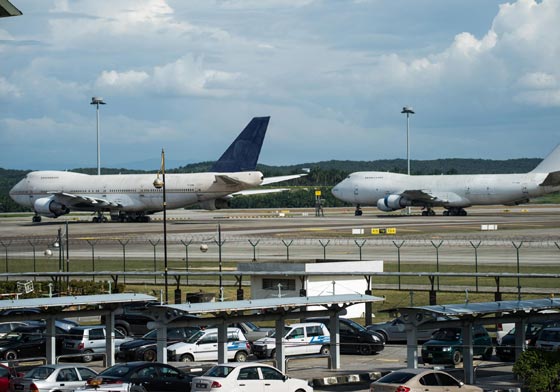 شاب ماليزي يمكث في المطار 18 يوما للتمتع بامتيازاته مجانا صورة رقم 2 شاب ماليزي يمكث في المطار 18 يوما للتمتع بامتيازاته مجانا صورة رقم 2