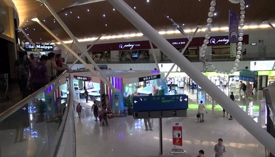 شاب ماليزي يمكث في المطار 18 يوما للتمتع بامتيازاته مجانا صورة رقم 1 شاب ماليزي يمكث في المطار 18 يوما للتمتع بامتيازاته مجانا صورة رقم 1