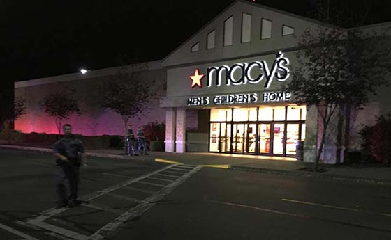 4 قتلى على الاقل في هجوم مسلح على مركز تجاري بواشنطن صورة رقم 4 4 قتلى على الاقل في هجوم مسلح على مركز تجاري بواشنطن صورة رقم 4