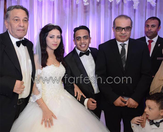 انتقاد عروسة أوس أوس لأنها كئيبة وشقيقته تدافع عنها! صورة رقم 5
