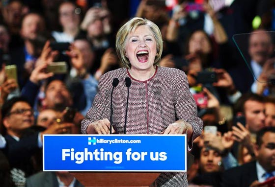 هيلاري كلينتون نسيت وثائق سرية في غرفتها في فندق روسي صورة رقم 1