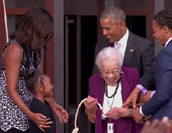  iموقف محرج يواجه اوباما وزوجته: (جرس الحرية) لم يرن طويلا! صورة رقم 3