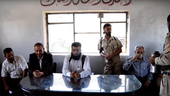 فيديو مروع: تفجير انتحاري يقتل مسؤولين في المعارضة السورية صورة رقم 1 فيديو مروع: تفجير انتحاري يقتل مسؤولين في المعارضة السورية صورة رقم 1