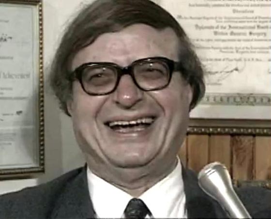 عالم مصري حصل على جائزة نوبل للحماقة في بحثه عن سراويل الفئران  صورة رقم 1