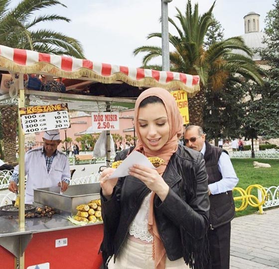 مجلة بلاي بوي الاباحية تجري مقابلة غير تقليدية مع محجبة! صورة رقم 5