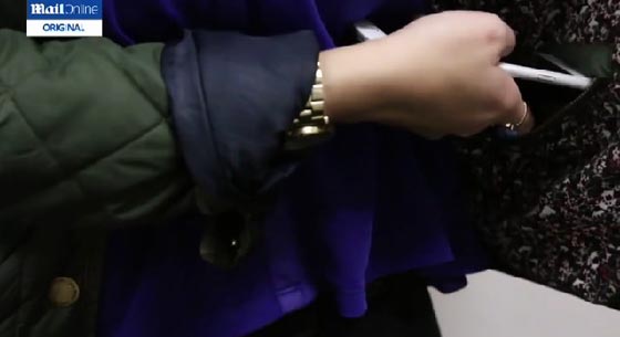 فيديو صادم: احذر من المحتالين واساليبهم الخادعة لسرقتك! صورة رقم 2 فيديو صادم: احذر من المحتالين واساليبهم الخادعة لسرقتك! صورة رقم 2