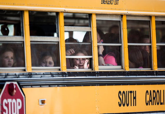 مراهق يقتل أباه بالرصاص ويواصل اطلاق النار في مدرسة قريبة  صورة رقم 6
