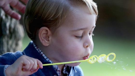 ما هي اول كلمة نطقت بها الاميرة الصغيرة تشارلوت؟ شاهد الفيديو صورة رقم 18