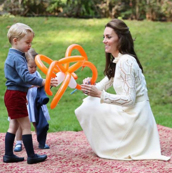 ما هي اول كلمة نطقت بها الاميرة الصغيرة تشارلوت؟ شاهد الفيديو صورة رقم 15