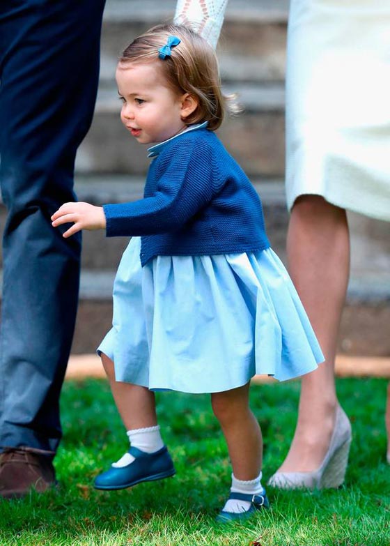 ما هي اول كلمة نطقت بها الاميرة الصغيرة تشارلوت؟ شاهد الفيديو صورة رقم 23