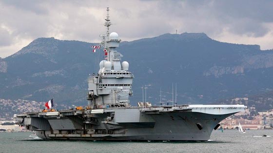  حاملة الطائرات الفرنسية شارل ديغول تبدأ المواجهة مع داعش صورة رقم 3