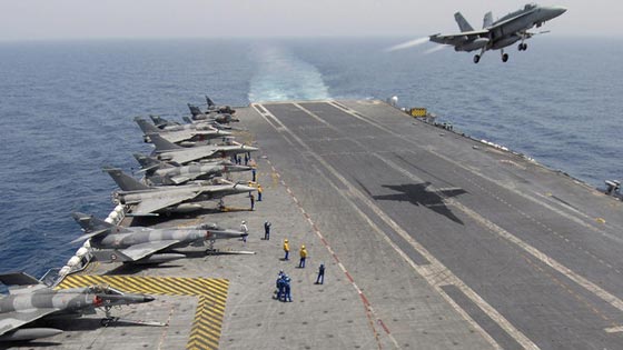  حاملة الطائرات الفرنسية شارل ديغول تبدأ المواجهة مع داعش صورة رقم 1