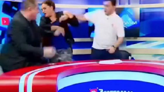 فيديو طريف يظهر الفرق بين المناظرة الامريكية والتركية.. شاهد صورة رقم 1