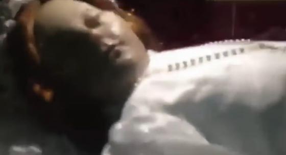 فيديو مرعب.. فتاة تحرك عينها بعد مرور 300 سنة على مقتلها صورة رقم 2