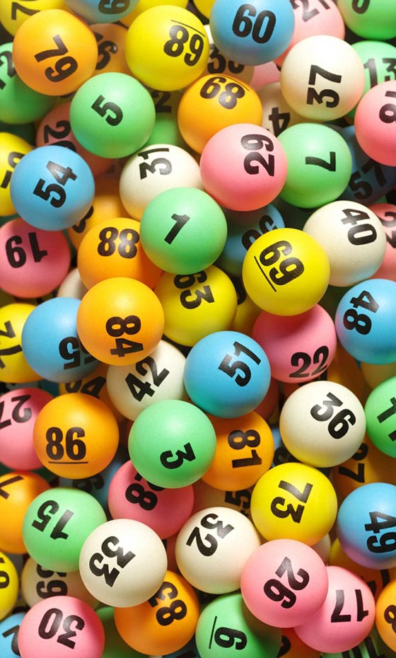 سمح لشخص بتجاوزه في محطة اليانصيب فأصبح مليونيرا! صورة رقم 3