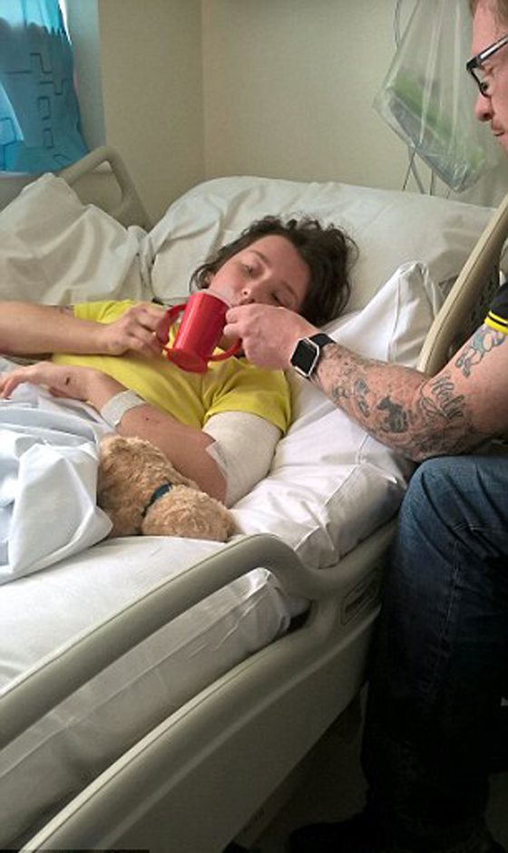 معجزة.. فتاة تستعيد وعيها قبل لحظات من فصل اجهزة الانعاش عنها صورة رقم 5