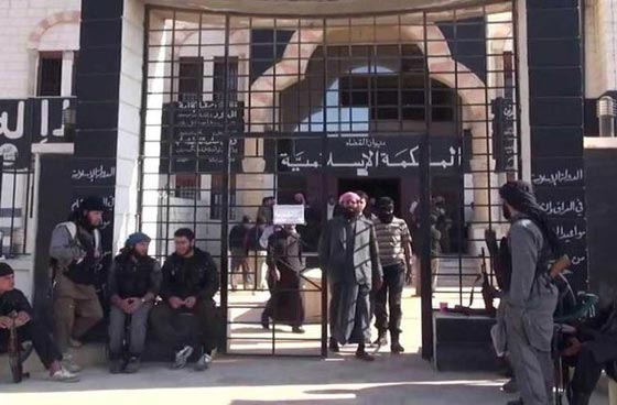 عقود الزواج لداعش تتضمن حزاما ناسفا وبنادق وهواتف سامسونغ! صورة رقم 1