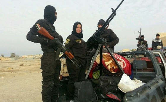  ام هنادي تنتقم لزوجيها ووالدها واشقائها بقطع رؤوس عناصر داعش صورة رقم 1