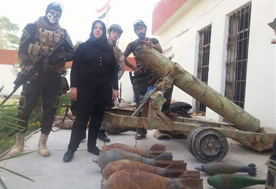  ام هنادي تنتقم لزوجيها ووالدها واشقائها بقطع رؤوس عناصر داعش صورة رقم 2