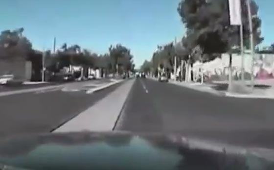 شرطيان امريكيان يقتلان رجلا اسود بالرصاص بعد فشلهما في دهسه صورة رقم 2