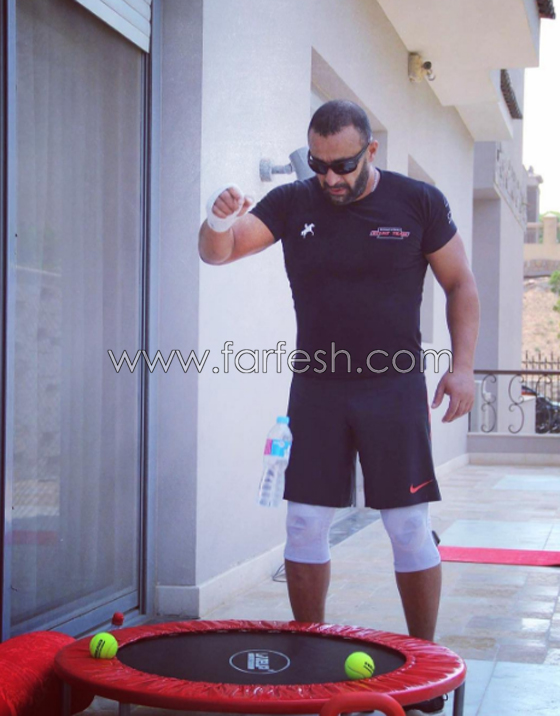 احمد السقا ينشر صورة سيلفي مع أبنائه ويقول: احلى ناس في حياتي صورة رقم 9