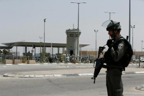  اسرائيل تفرض طوقا على الضفة وغزة بسبب الاعياد ودعوات لاقتحام الاقصى صورة رقم 4