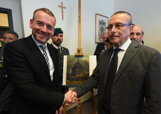  لوحتان لفان غوخ سرقتا قبل 14 عاما عثر عليهما في حوزة المافيا الايطالية صورة رقم 4