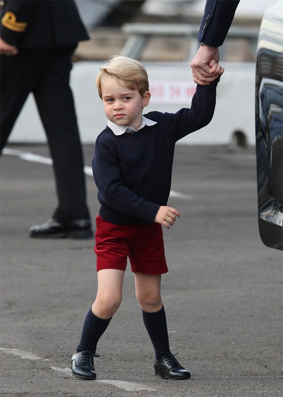 الأمير جورج يلوّح بحرارة بعد أن أحرج رئيس وزراء كندا صورة رقم 3 الأمير جورج يلوّح بحرارة بعد أن أحرج رئيس وزراء كندا صورة رقم 3