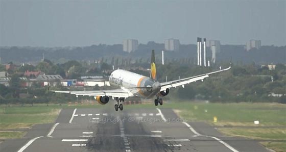 فيديو مثير: طائرة إيرباص تفشل بالهبوط بسبب الرياح القوية! صورة رقم 2