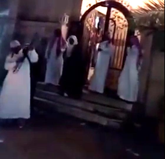 فيديو صادم: طلقة طائشة تصيب عقال عريس سعودي وينجو باعجوبة! صورة رقم 1