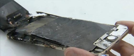 انفجار ايفون 6 بلاس في جيب طالب والغريب انه كان مطفأ! فيديو صورة رقم 2 انفجار ايفون 6 بلاس في جيب طالب والغريب انه كان مطفأ! فيديو صورة رقم 2