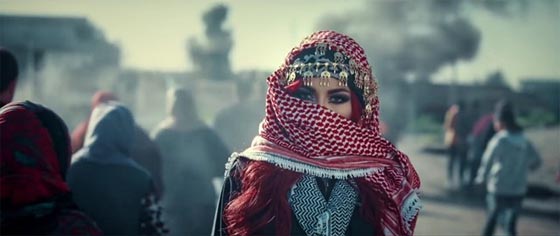 شاكيرا الكردية من شواطئ كاليفورنيا الدافئة الى ساحة القتال ضد داعش صورة رقم 6