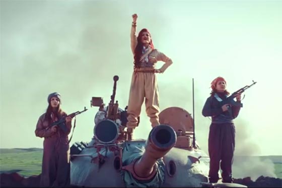 شاكيرا الكردية من شواطئ كاليفورنيا الدافئة الى ساحة القتال ضد داعش صورة رقم 10