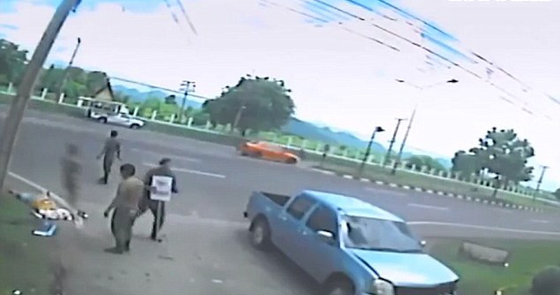 فيديو مروع: وفاة فتاة في تصادم وخروج شبح ابيض من جسدها! صورة رقم 4