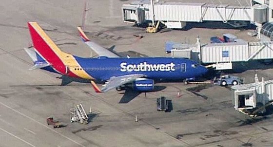 اخلاء طائرة في مطار امريكي بعد تصاعد دخان من هاتف سامسونغ  صورة رقم 4